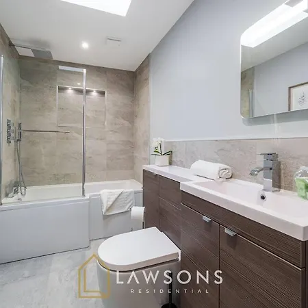 Penthouse Living By Lawsons Apartment Windsor Exterior photo