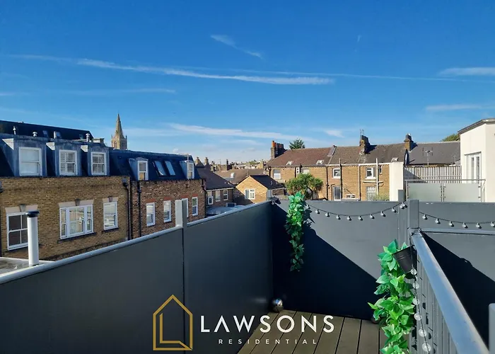 Penthouse Living By Lawsons