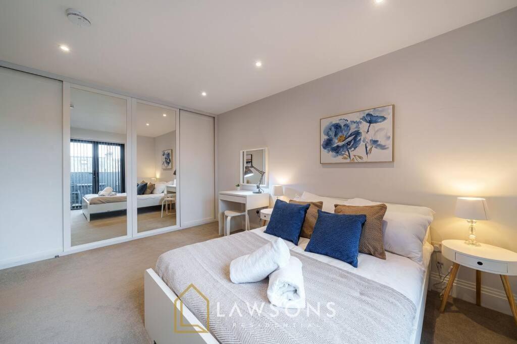Penthouse Living By Lawsons Apartment *