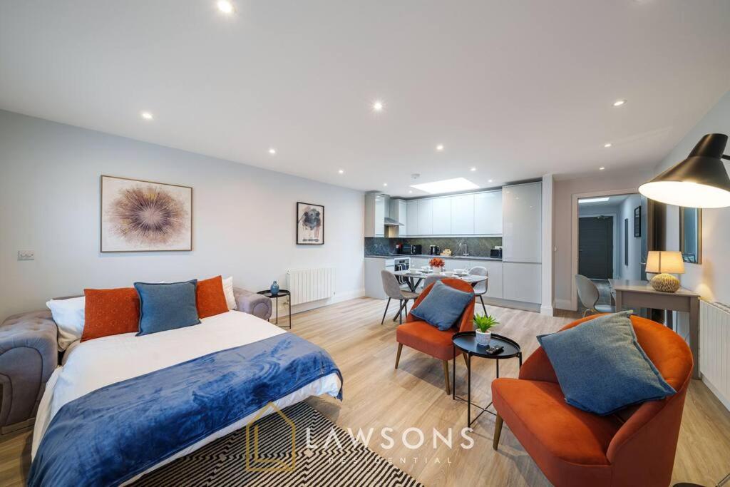 Penthouse Living By Lawsons * Windsor