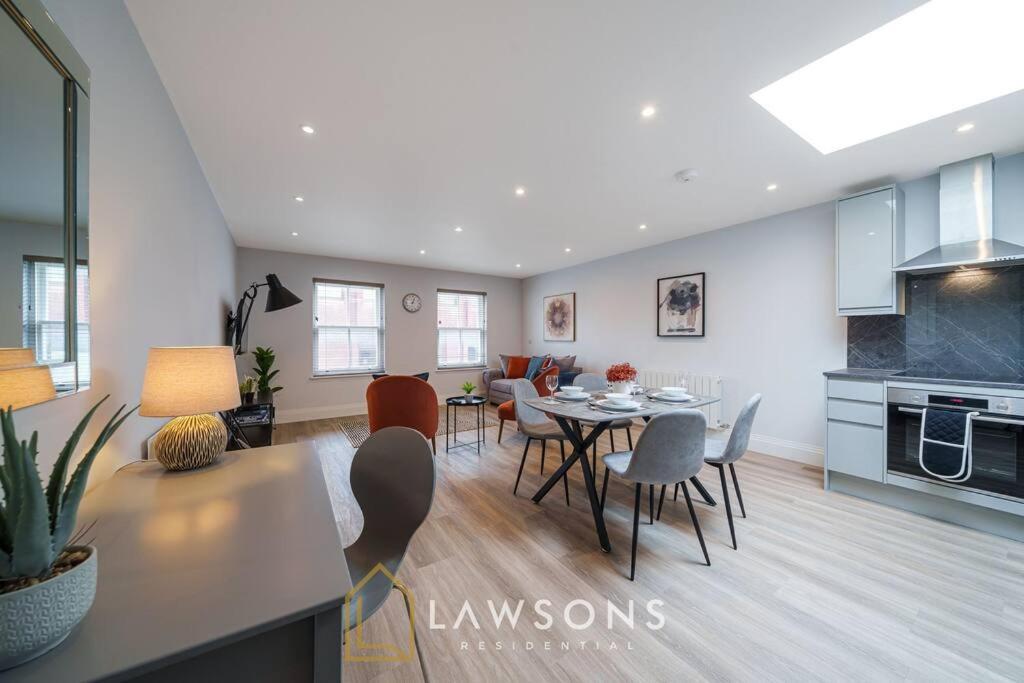 Penthouse Living By Lawsons